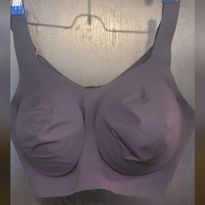 EVELYN & BOBBIE IYKYK! Wireless Seamless Bra in Black